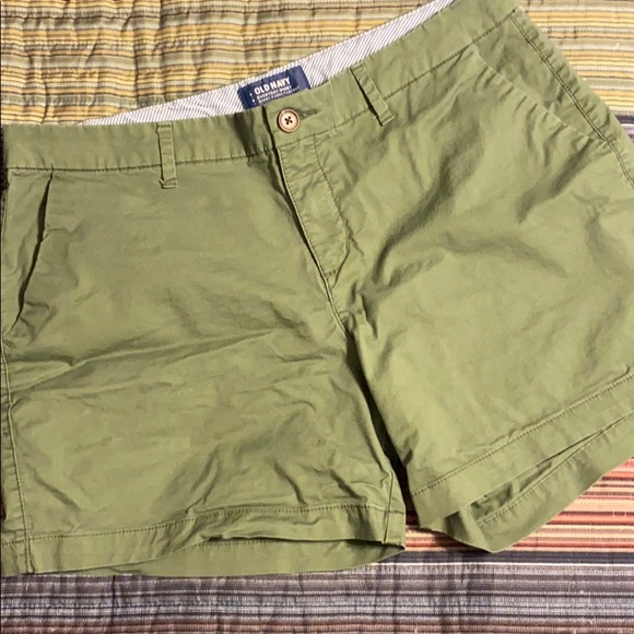 2 pair Old Navy Shorts Sz 10 Khakis and Green - Picture 7 of 9